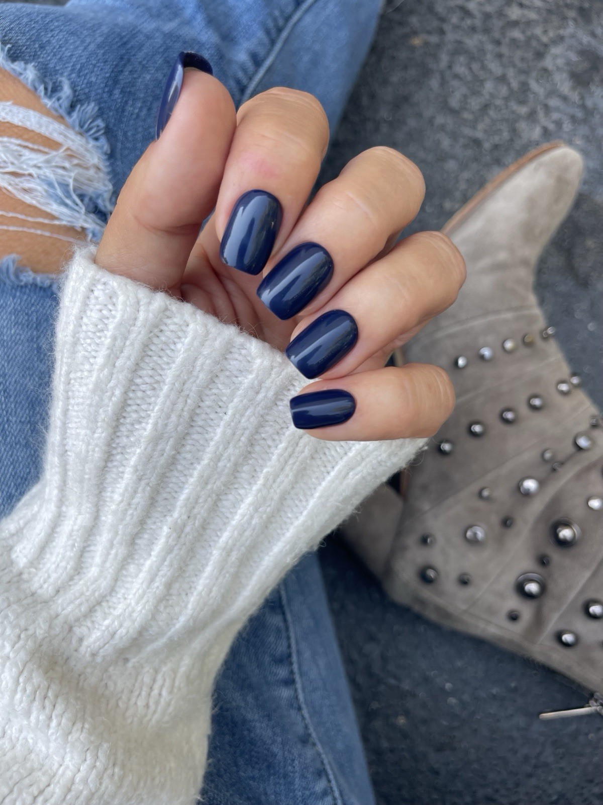 Red Aspen Press-On Nails Frozen Fraya Short Squoval Blue Shiny Glue Included
