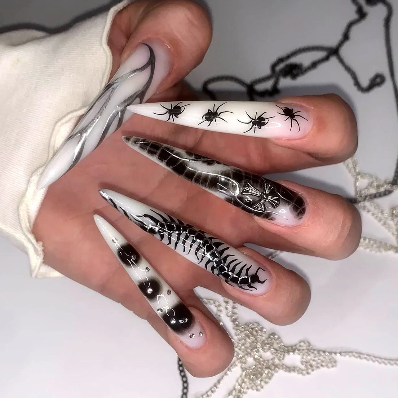 24pcs Halloween Gothic 3D Spider Skull Coffin Press On Nails