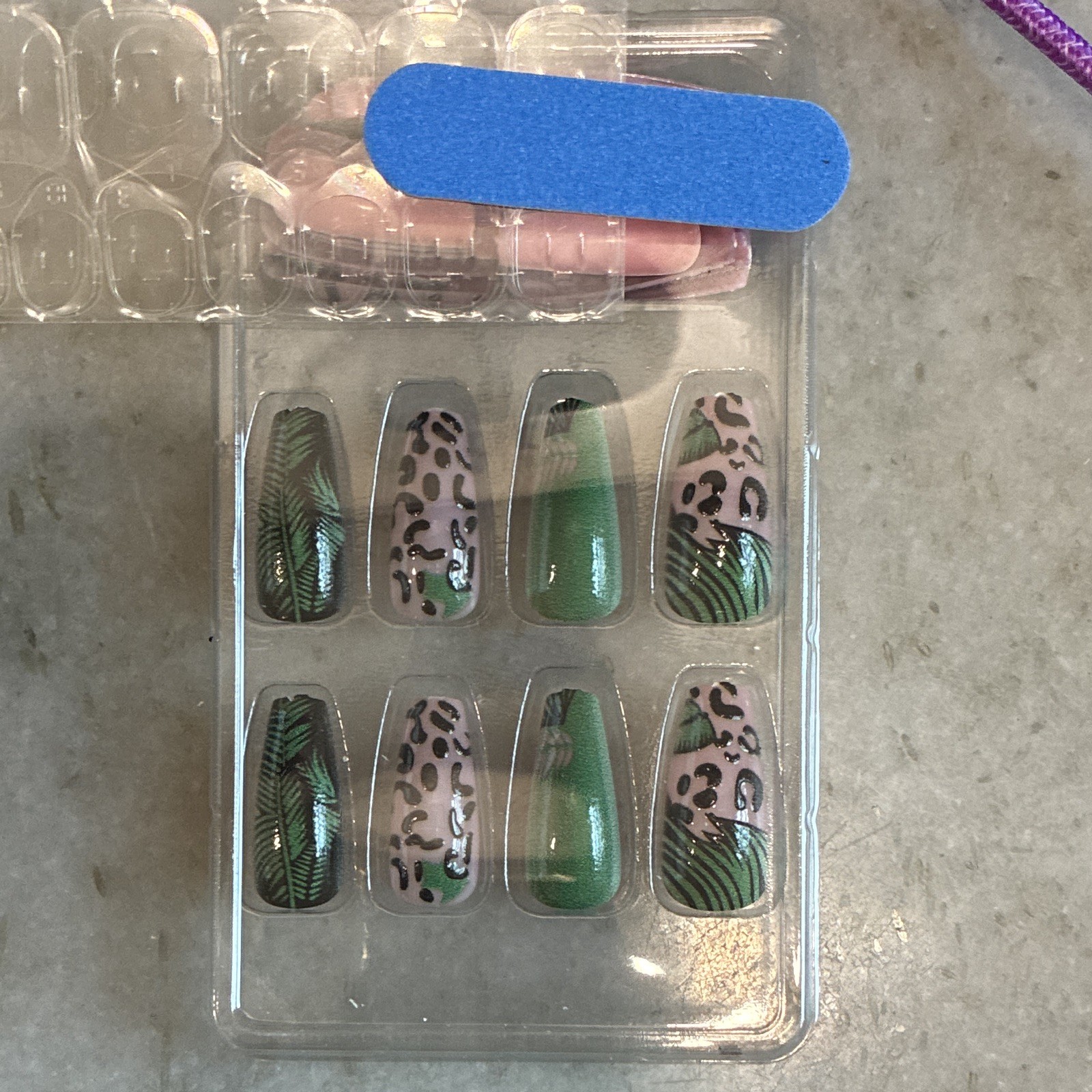 Press-On Nails Pre-Designed Long Coffin Shiny Green/Pink/Black Leopard ABS