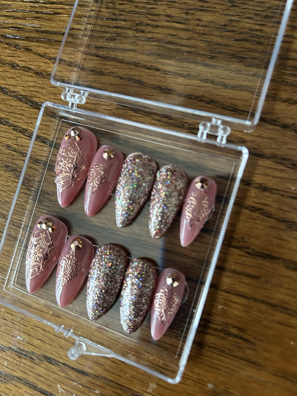 Z NAILZ! Handmade M Stiletto Flesh Tone/glitter Press On Nails