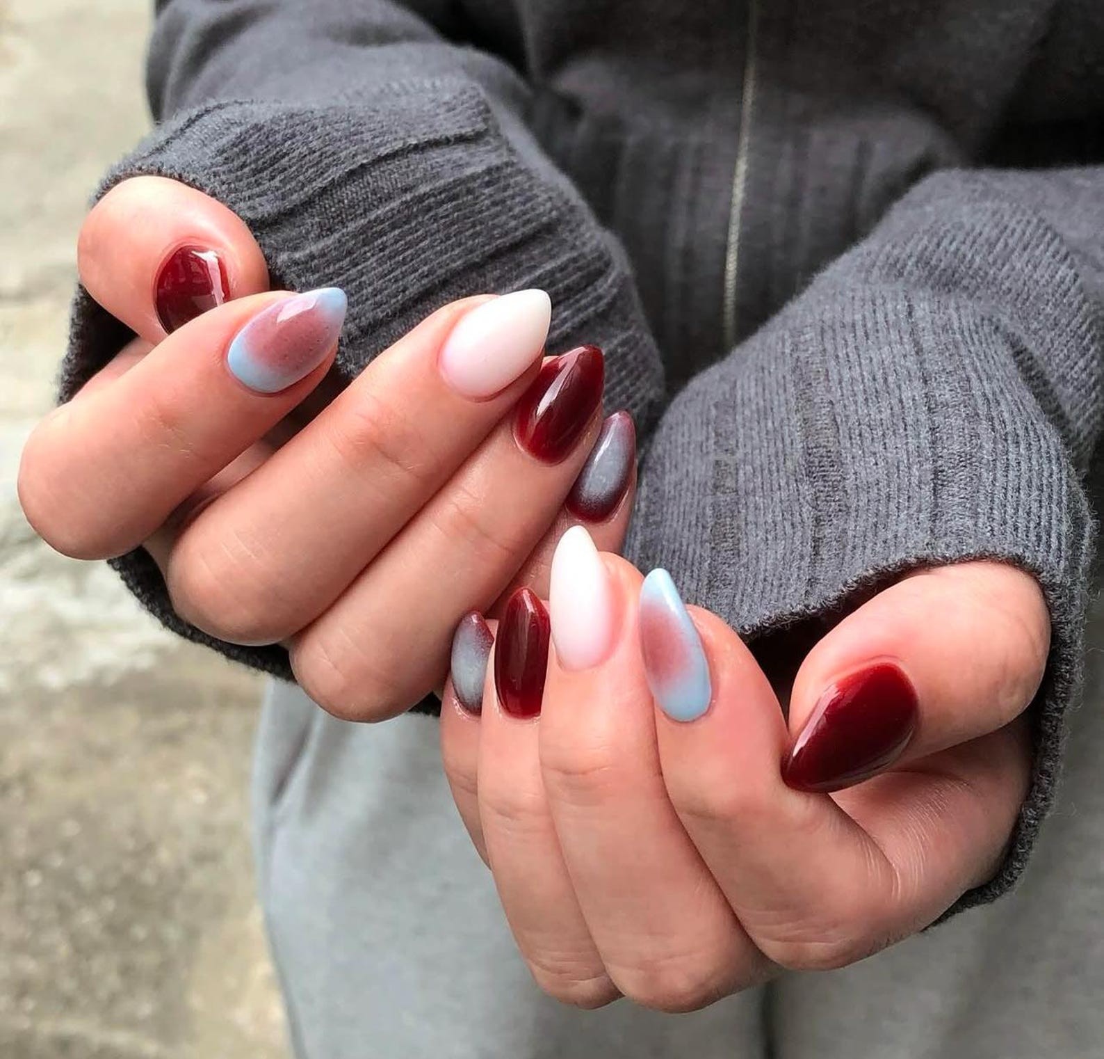 Handmade Wine Red White Blue Gradient Medium Almond Press on Nails Set