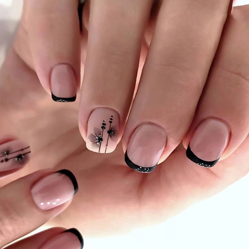 96PCS Elegant Floral Pattern Press on Nails Gradient French Reusable False Nails