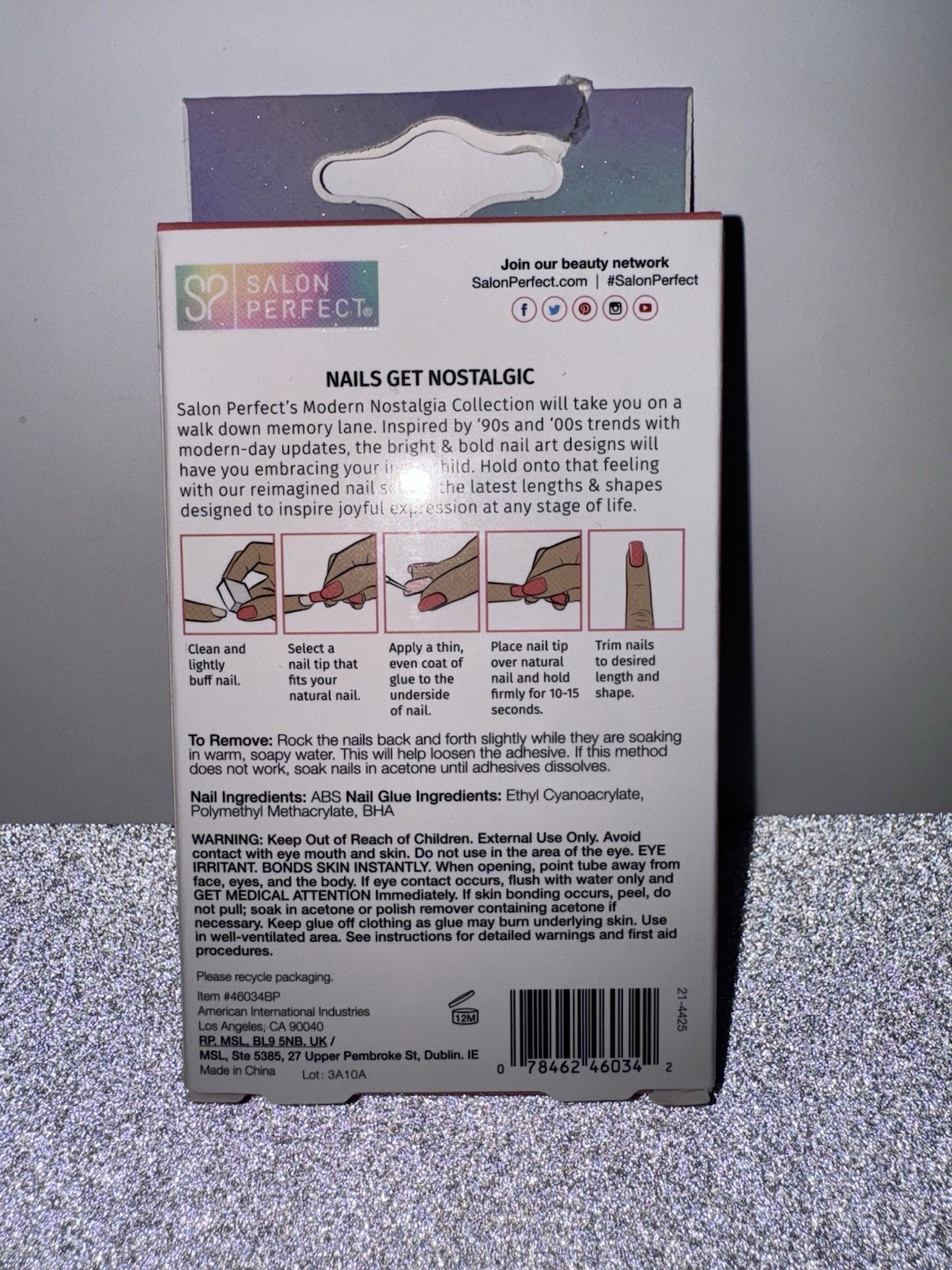 Salon Perfect Modern Nostalgia Glue-On Nails Set 30 Nails File Glue French Multi