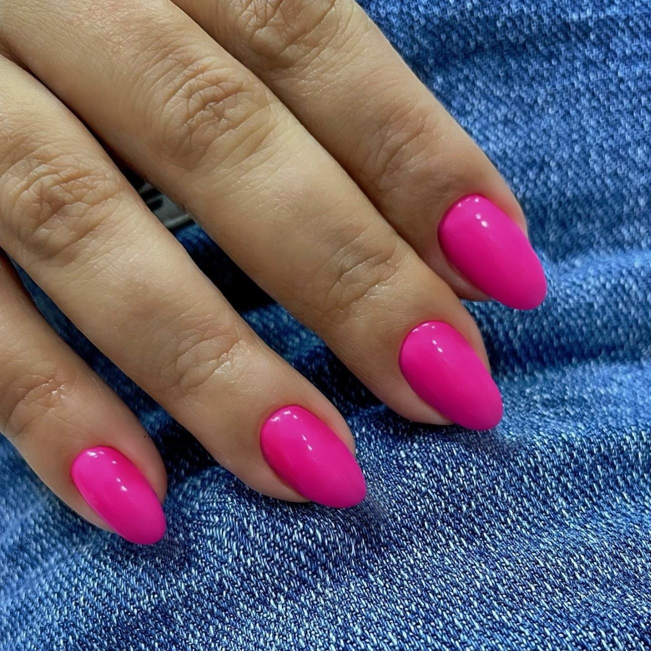 Beautiful Glossy Hot Pink 24-Pc Press-On Nails – Perfect Fit for Any Occasion