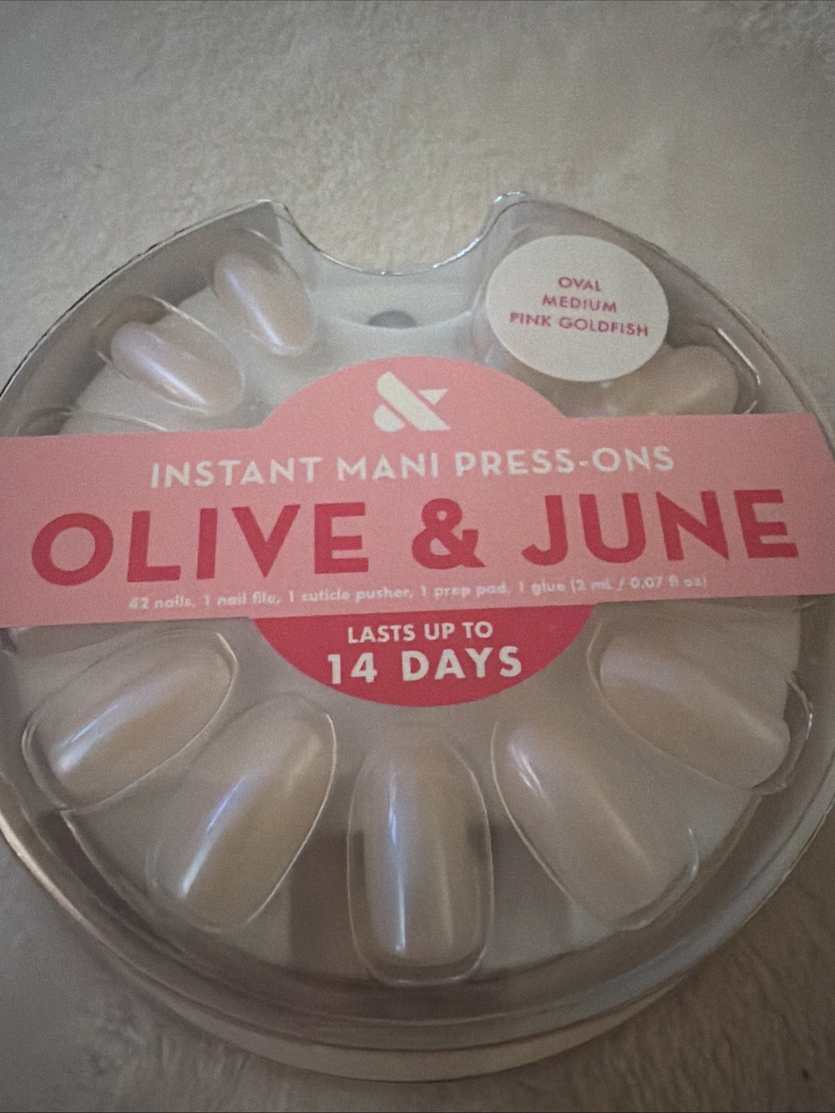 Olive & June Press-On Nails THE INSTANT MANI 42ct Medium Length PINK GOLDFISH