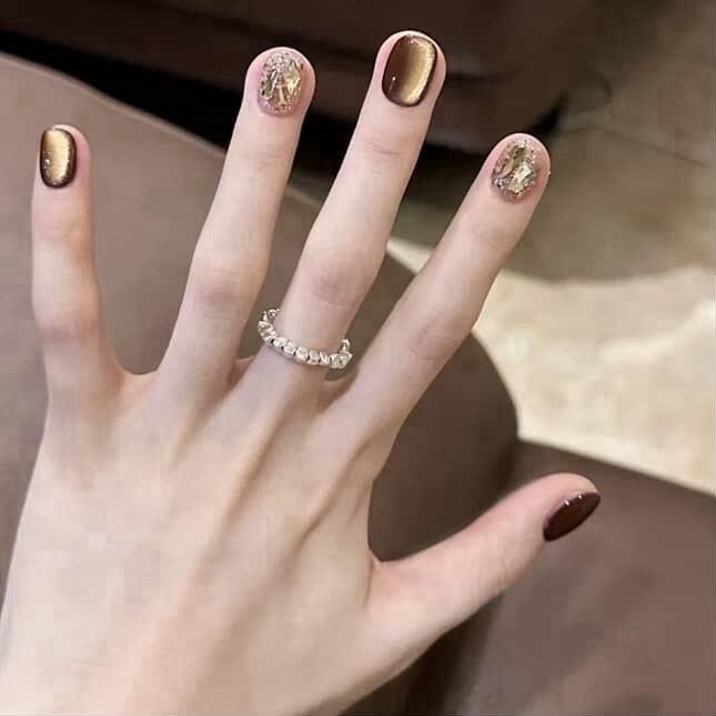 Tipora Press on Nails Short Round Brown Color with Sparkle Design 107