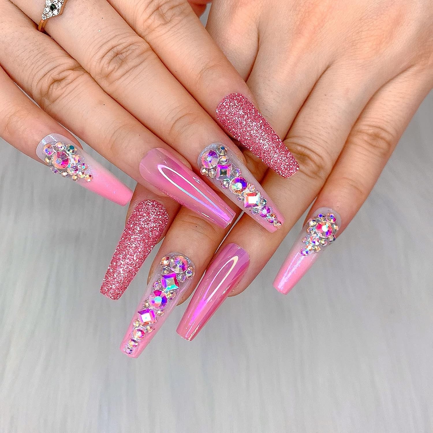 36pcs Easy to Apply Pink Ombre Press-On Nails with 3D Gems – Perfect for Parties