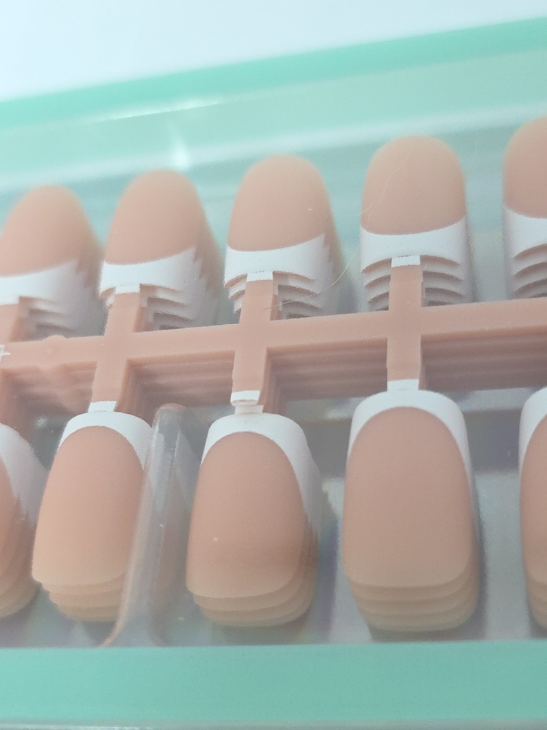 MODELONES NAILBOXIE X-SHELLTIPS FRENCH GEL NAILS ALMOND 16 SIZES/156. PIECES. A