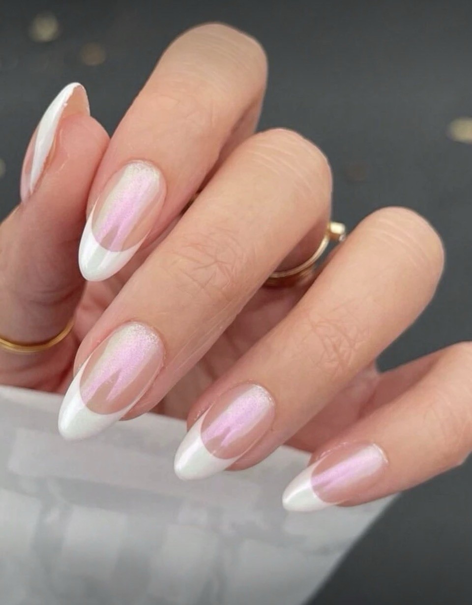 Traditional French Tip Medium Almond Nail Kit | 24-Pieces | New