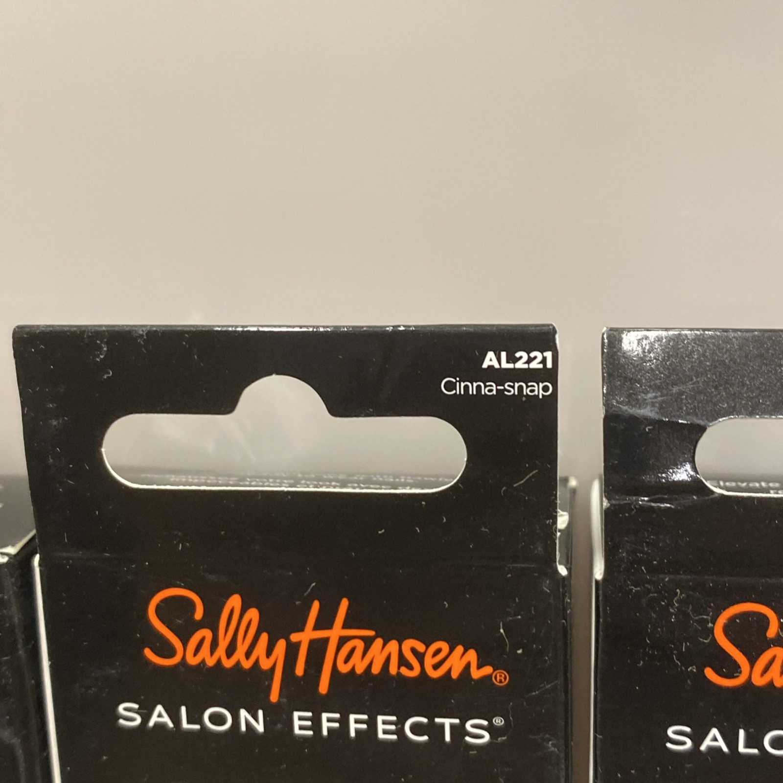 5 x Sally Hansen Salon Effects Perfect Manicure, Almond Press On Nails Red AL221