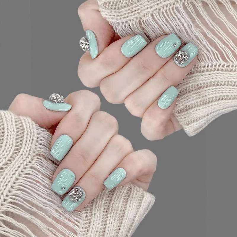 64Pcs Mint Green Rhinestone Press on Nails, Short Square Shiny Fake Nails