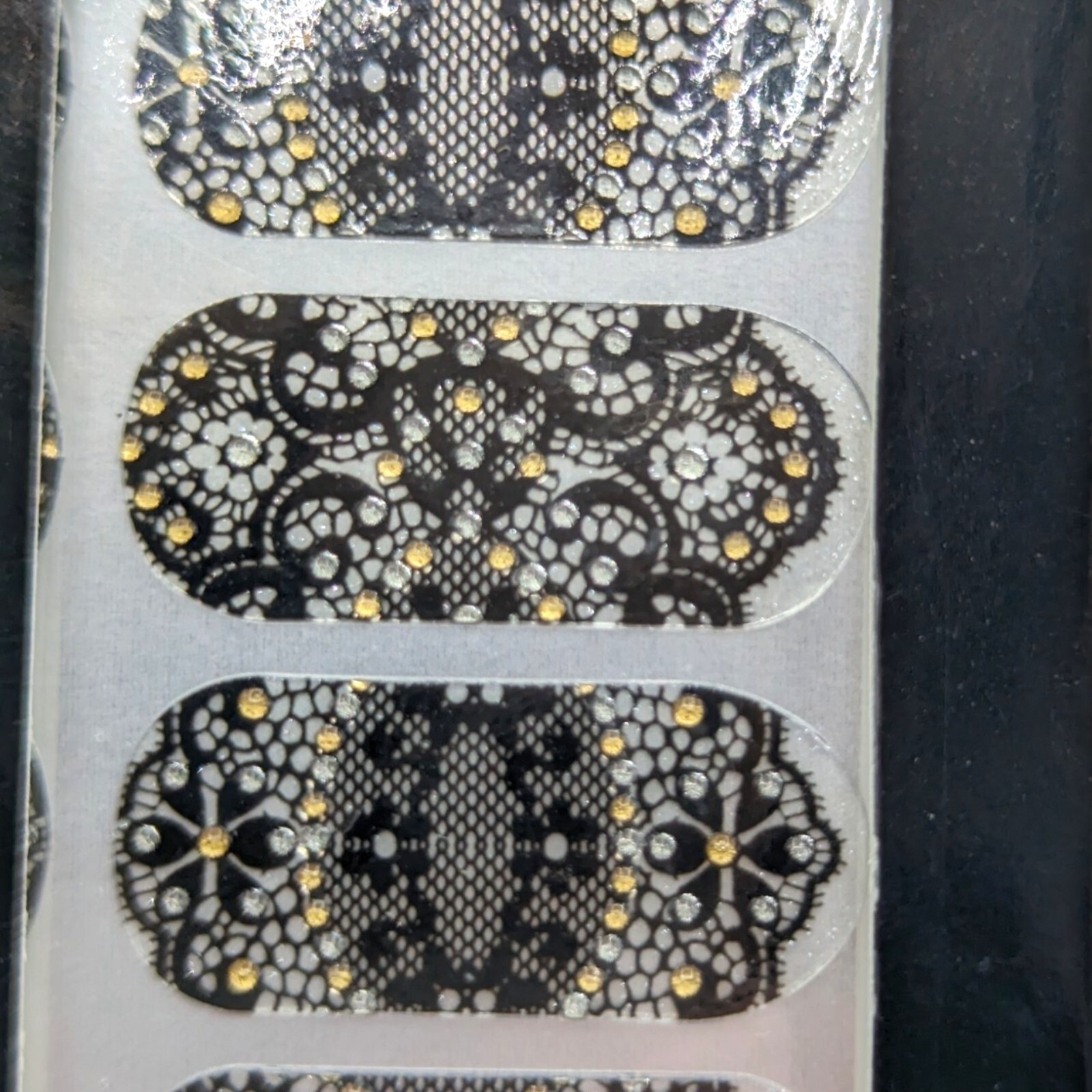 Maybelline Color Show Fashion Print Nail Stickers 2 Cheetah Chic Midnight Lace