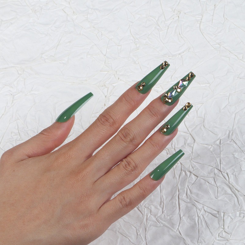 48pcs-Minimalist Green Stiletto Press on Nails with Gold Stud and Gem Accents