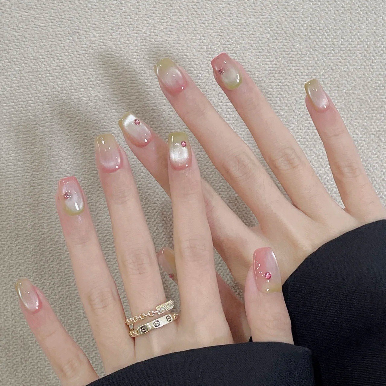 60Pcs Green Pink Rhinestone Gradient Press on Nails, Short Square Fake Nails