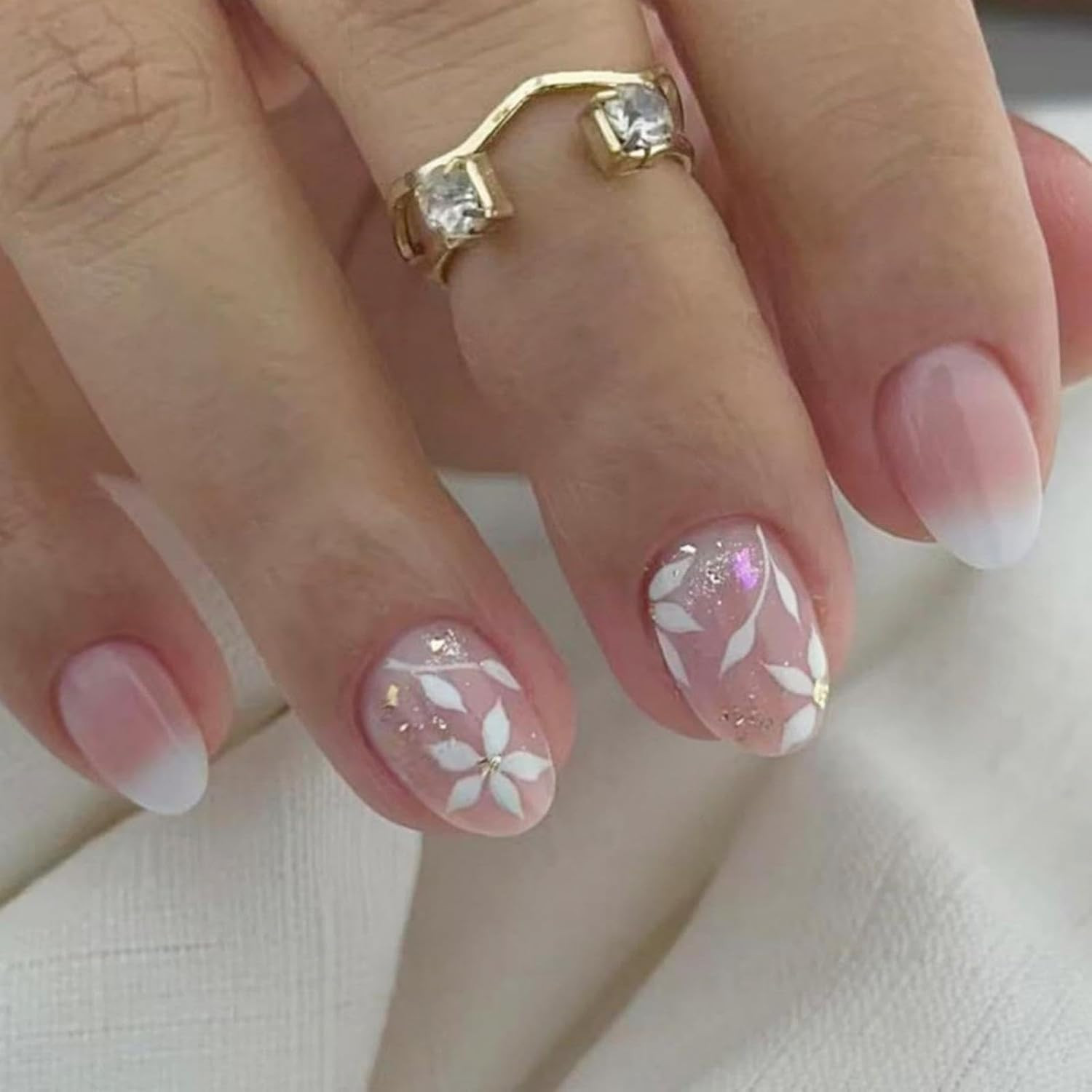 Flower Press on Nails Short Oval Fake Nails with Glitter Design Glossy Ombre