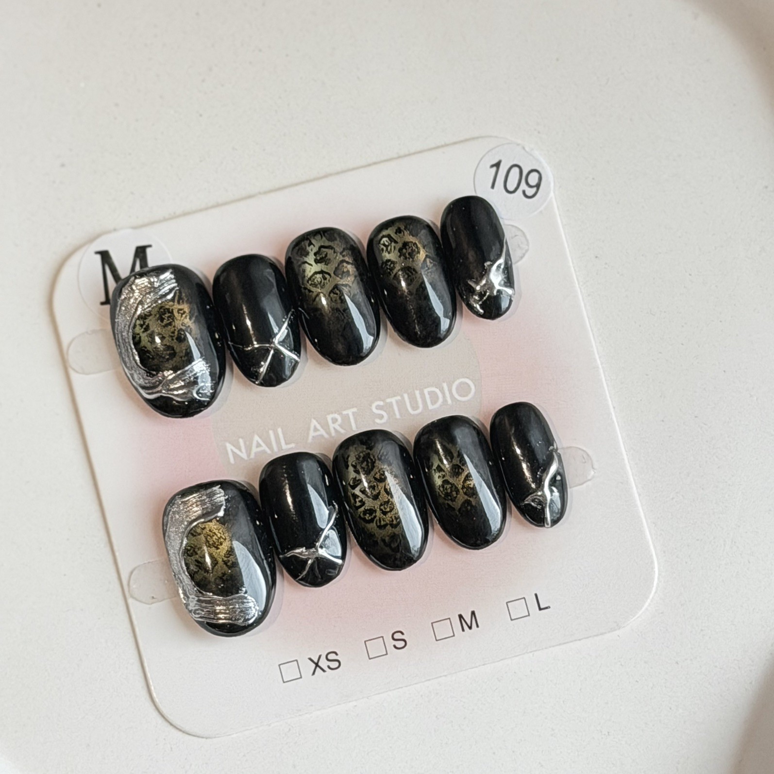 Unique Handmade Press-On Nails Size M | One of a Kind Set, Reusable 109