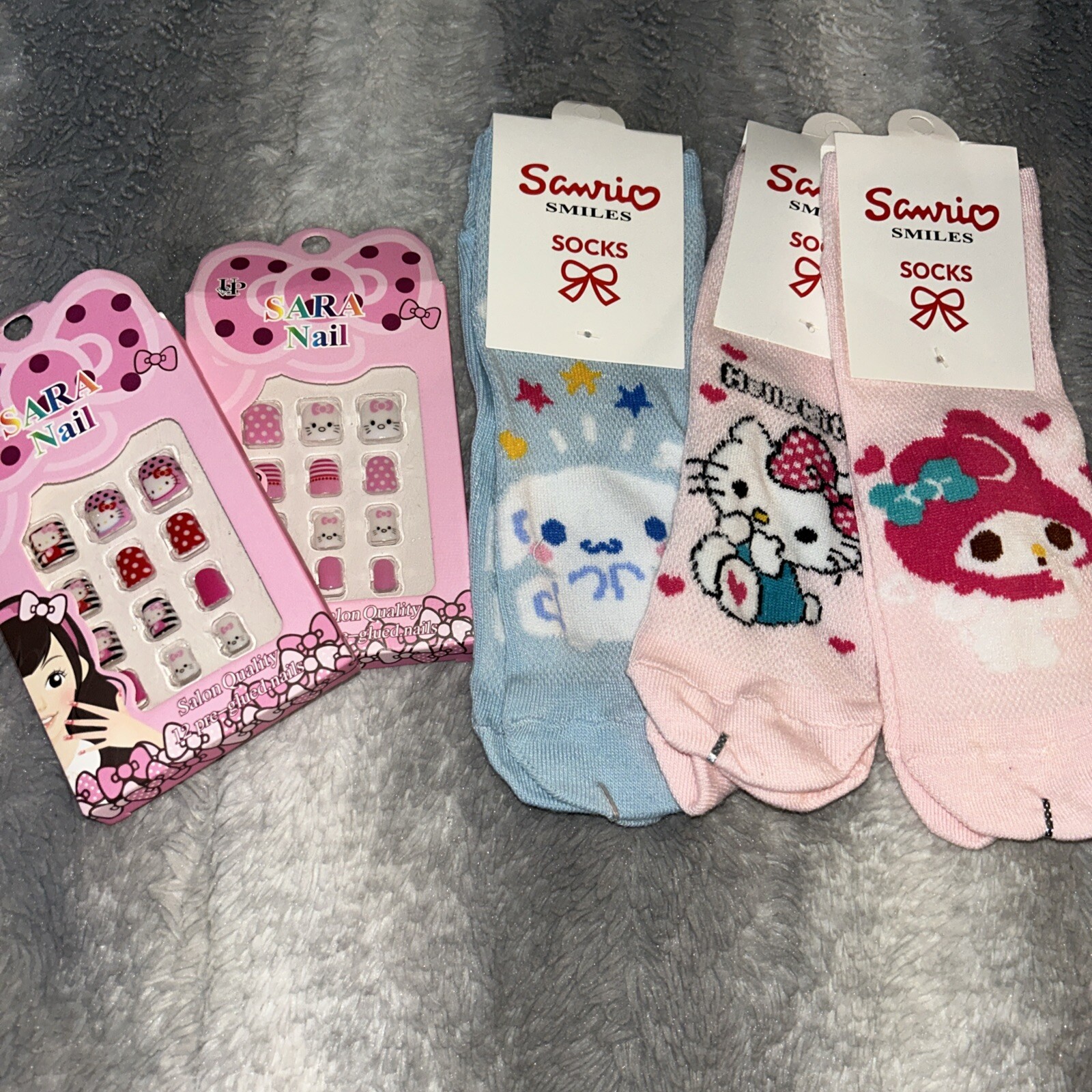 Girls Sara Nail Press On Hello Kitty & Sanrio Socks -cute for Valentine’s Day