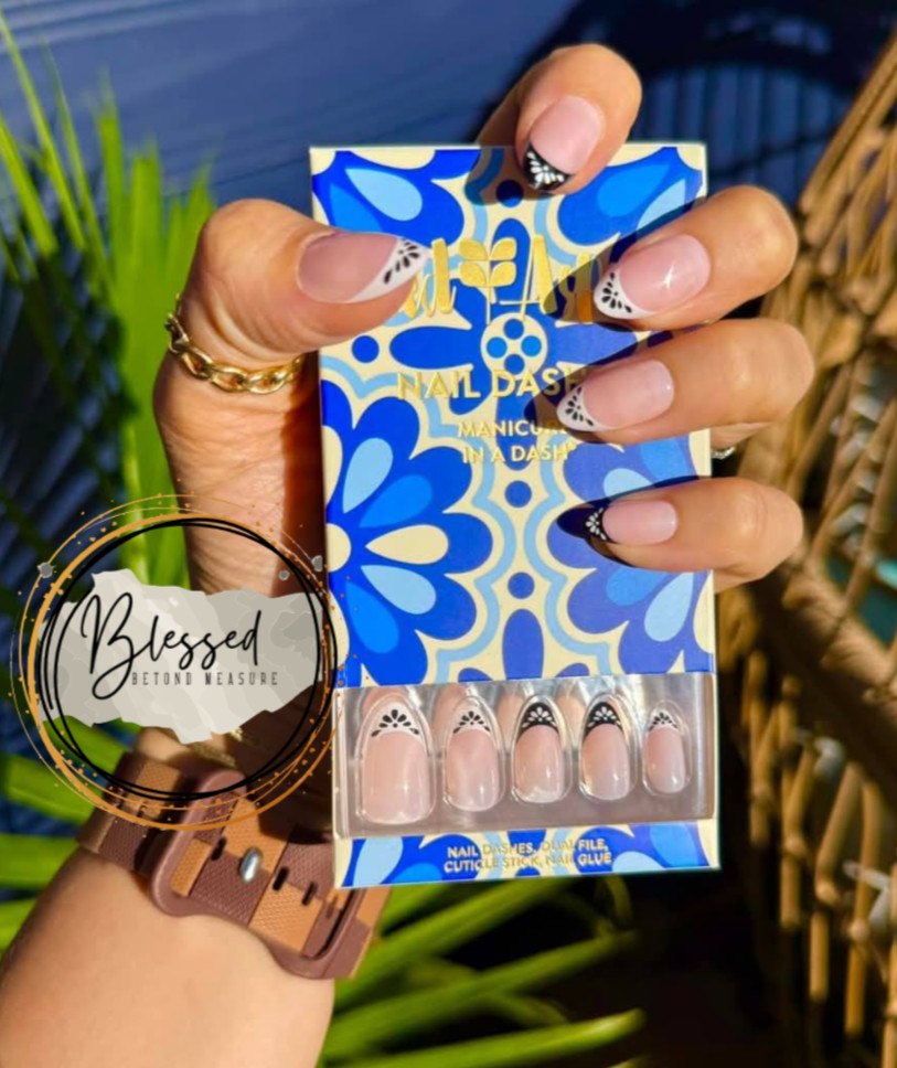 Red Aspen Press On Nails Cin Cin, Cohen~ Black & White ~French Tips -Med-Almond