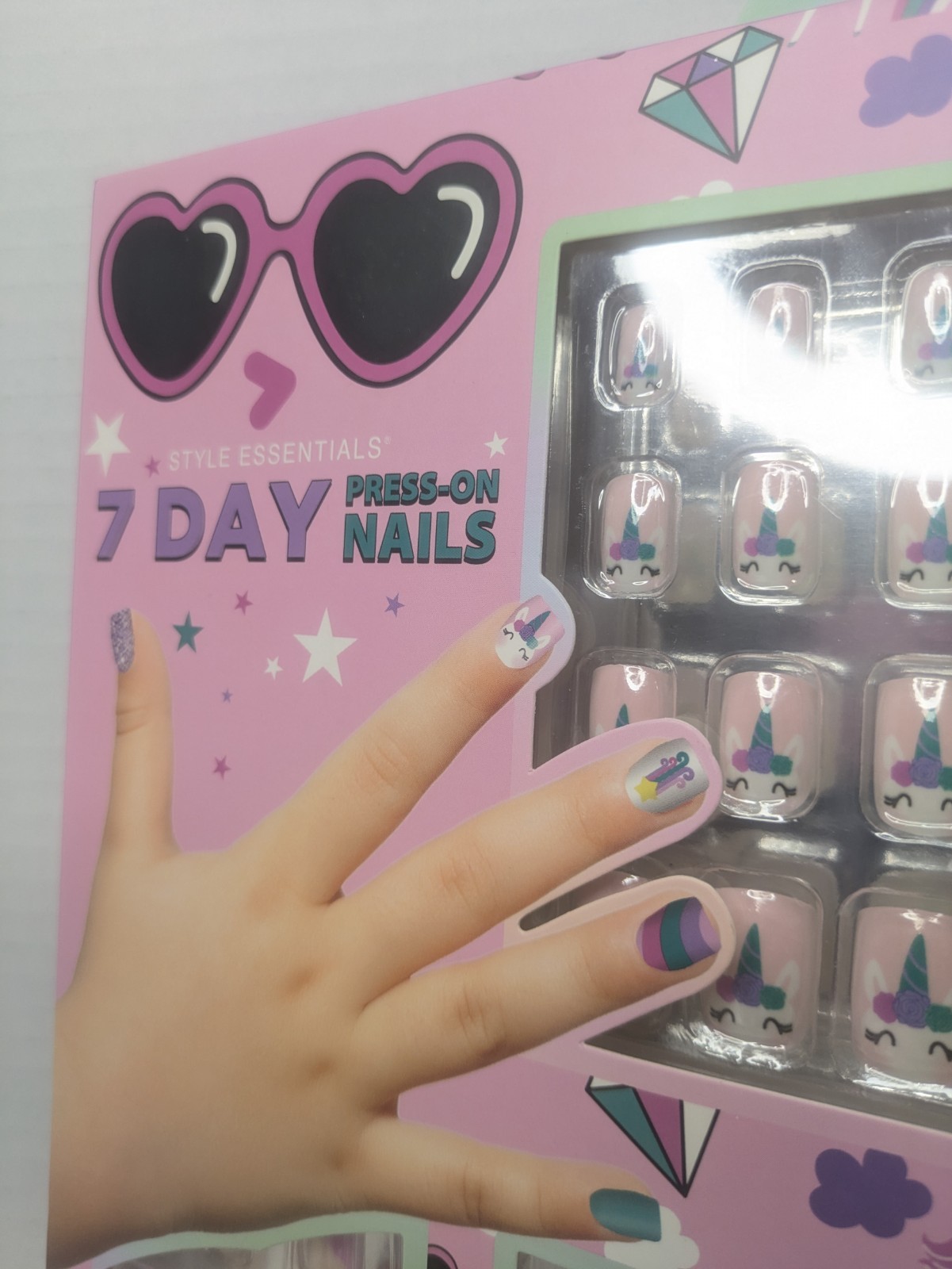 Unicorn 7-Day Acrylic 84 Press On Nail Kit And Matching Bath Bomb Girls Gift Set