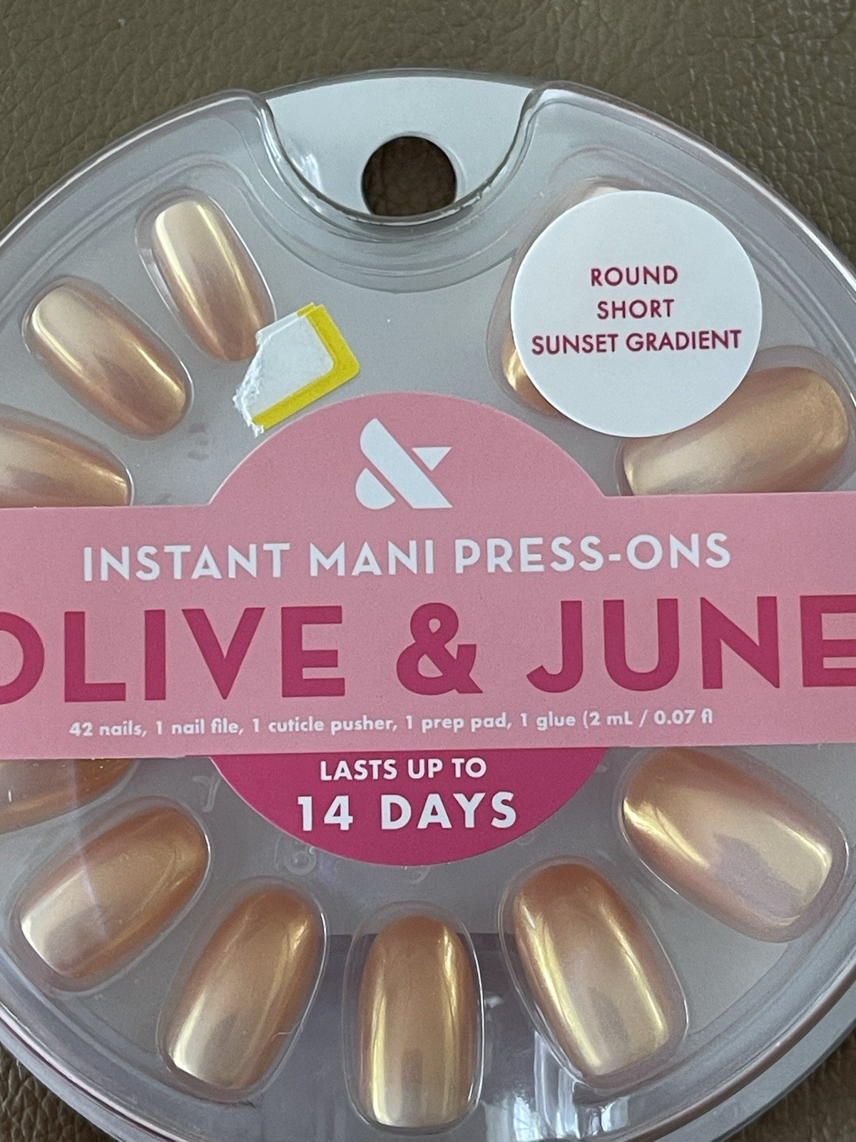 Olive and June Instant Mani Short Round Short Press-on Nails, Sunset Gradient