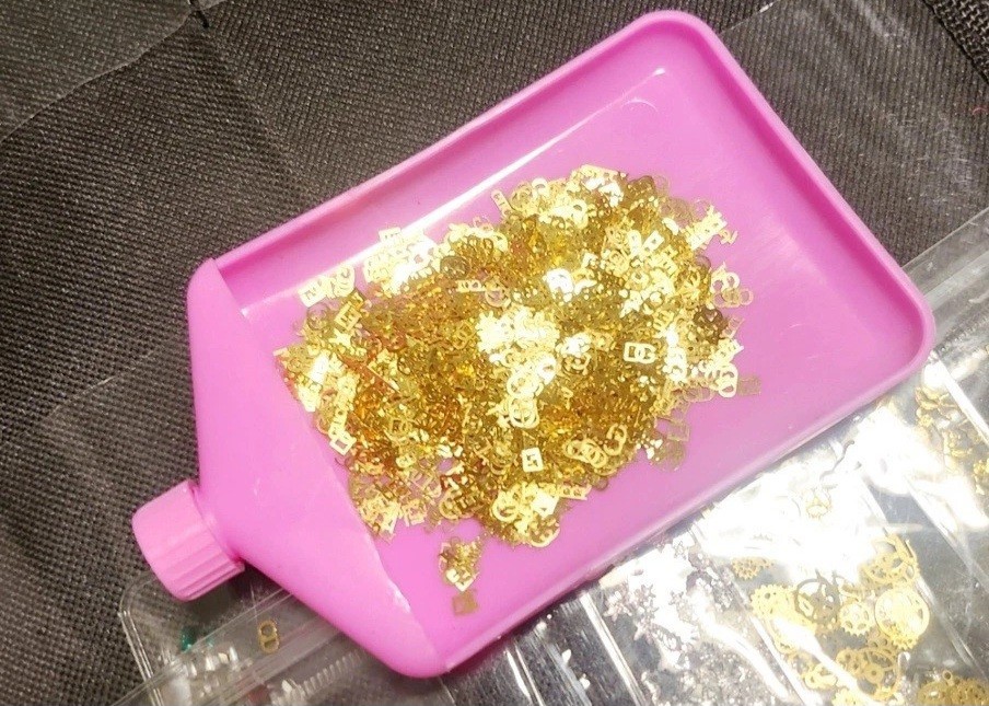 NWT NAIL ART DESIGN GOLD METAL NAIL FINDINGS: ULTIMATE MIX N°1!