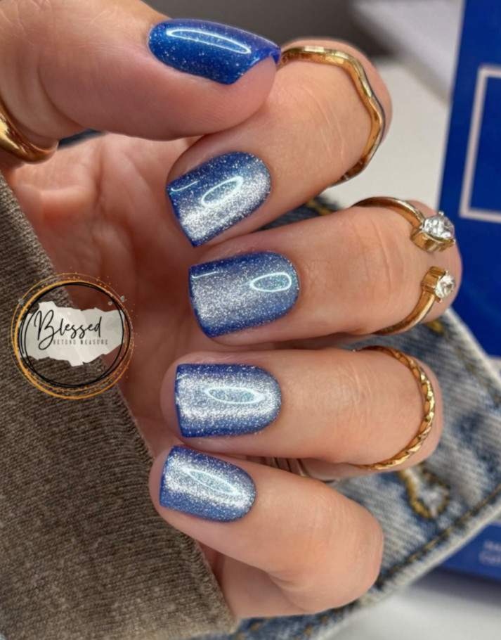 Red Aspen Press On Nails-Natural Born Star, Nini Short Square Blue