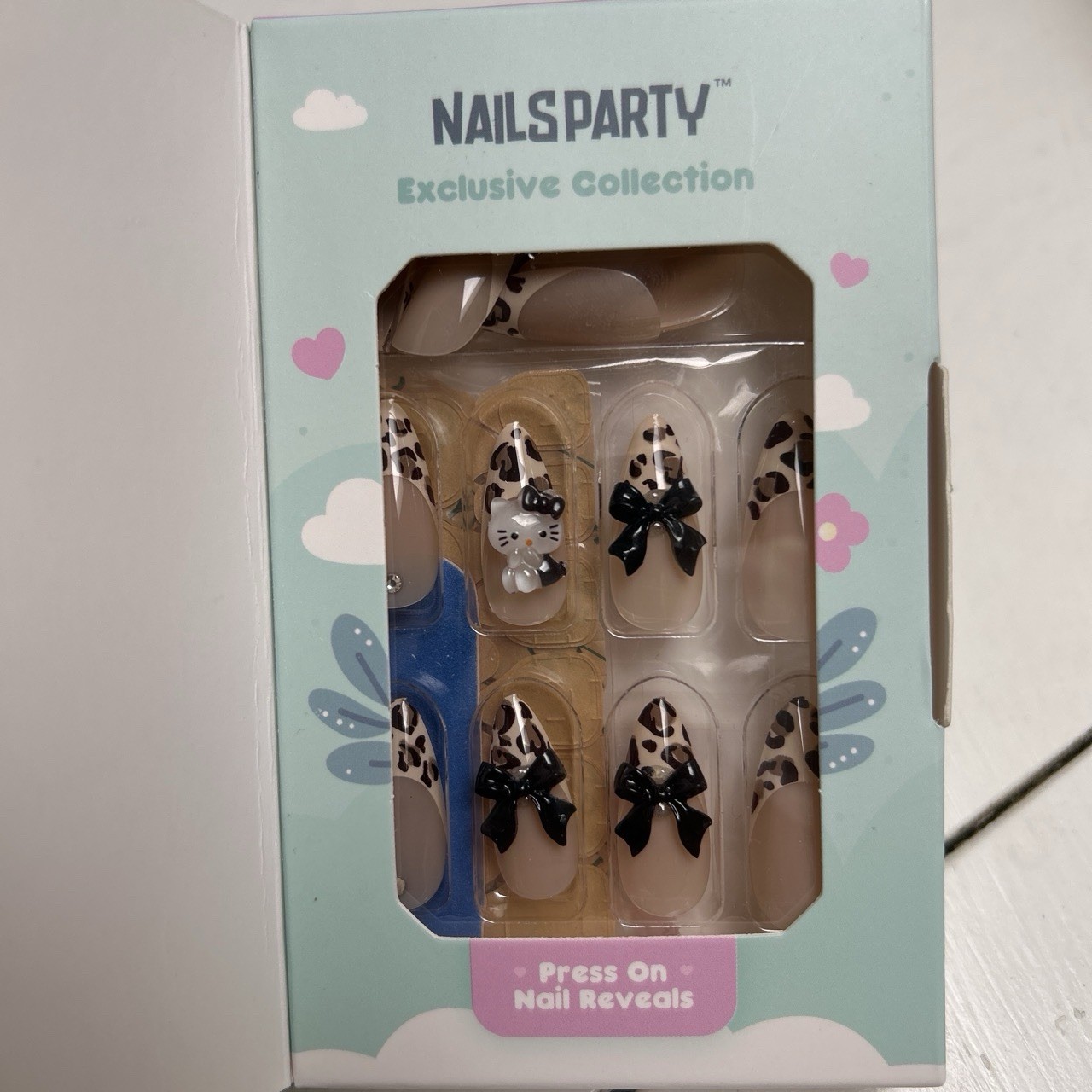 NailsParty Press-On Nails Medium Coffin 3D Bows Unicorn Nude/Black/White