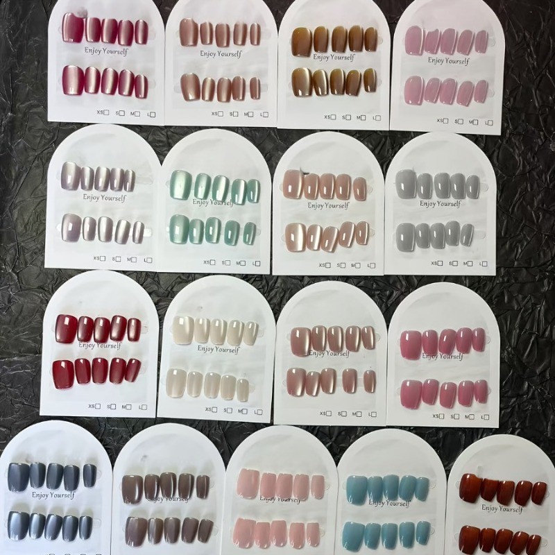 40 Pieces of Glossy Fake Nails – Short Ballet Nail Tips | Mixed with 6 Colors