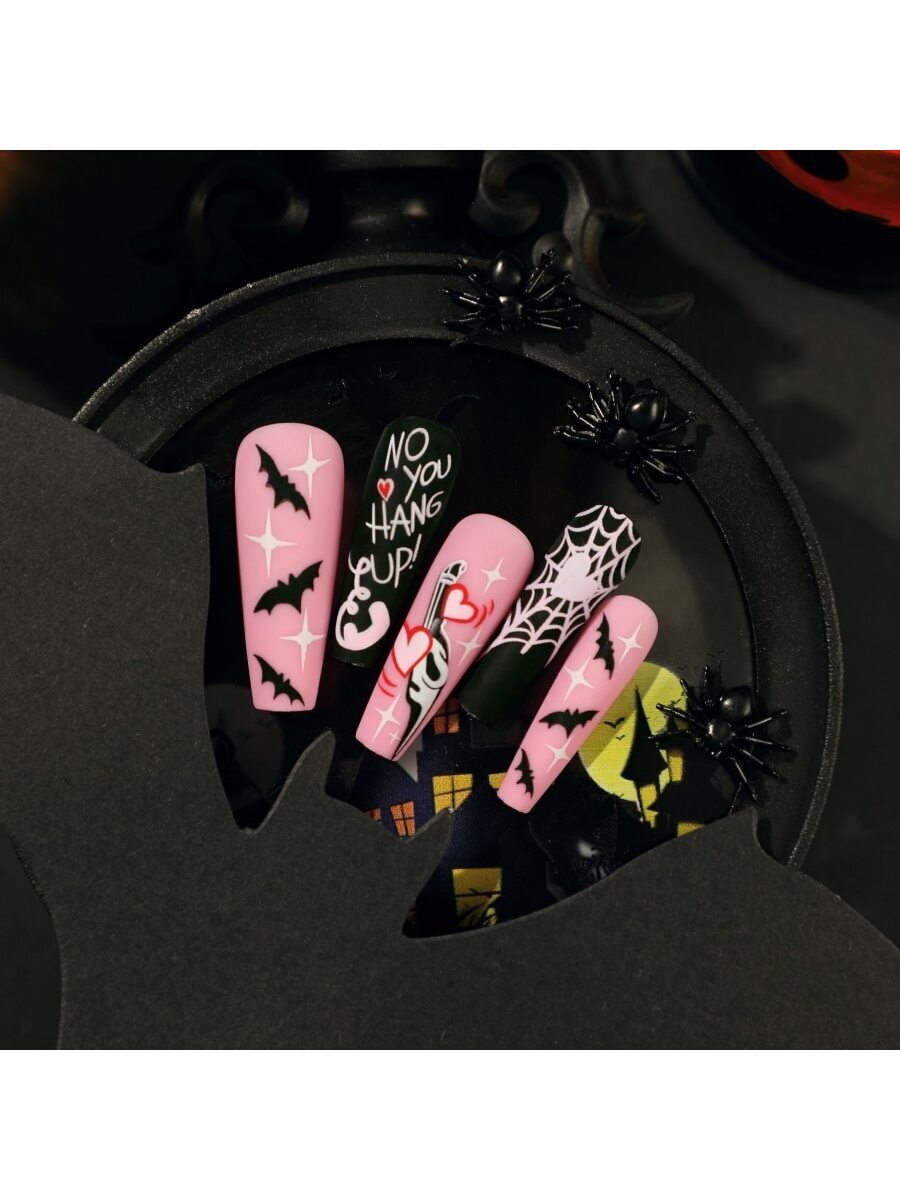 24pcs/set Halloween False Nails Heart, Spiderweb, Bat, Ghost Fake Nails for