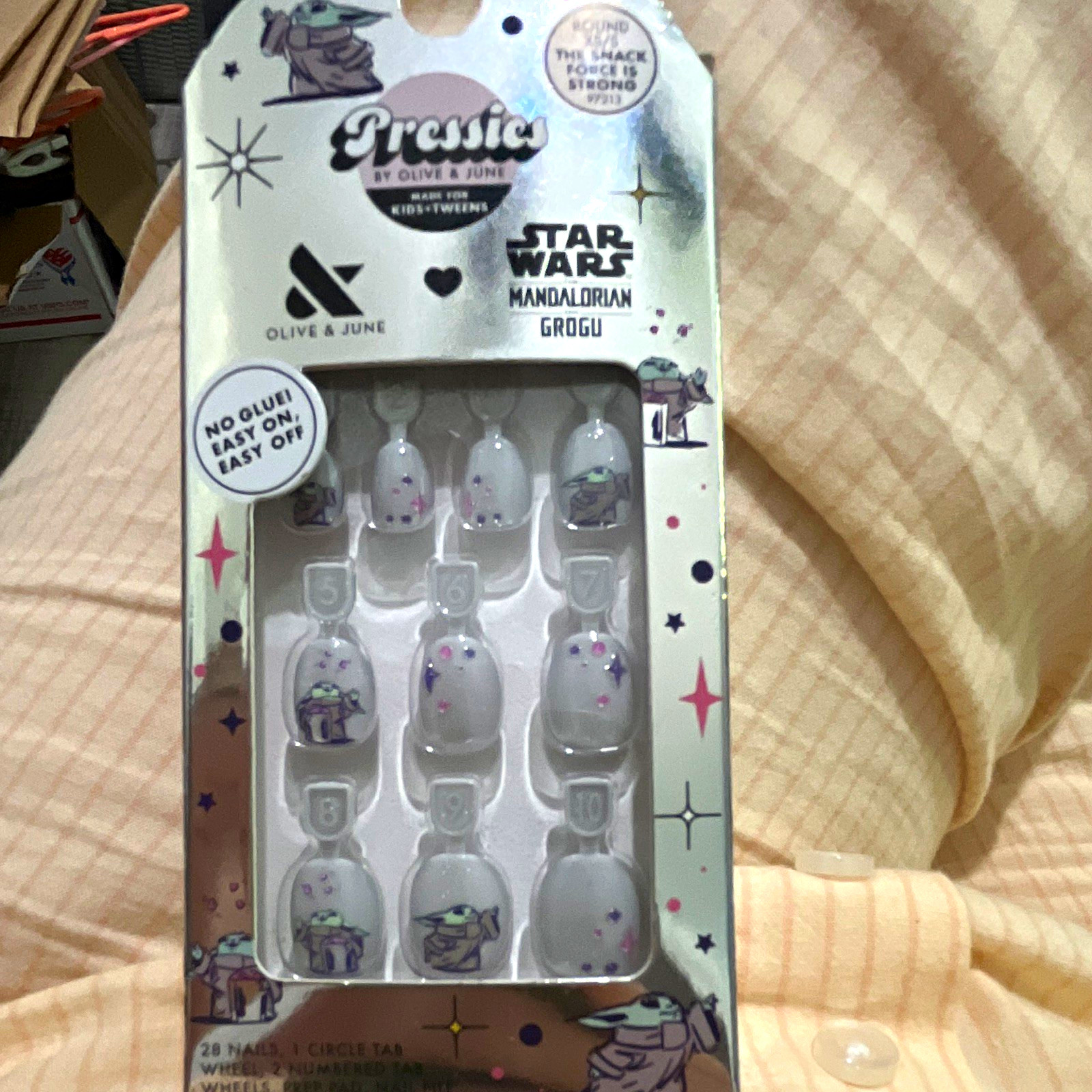 Olive & June Press-On Nails Star Wars Mandalorian Grogu Short Round Shiny 97213