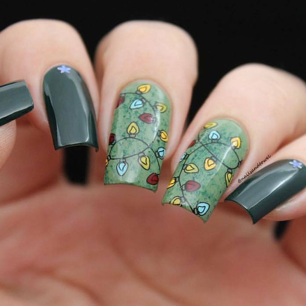 B034 Deck the Nails Stamping Plate For Christmas Stamped Nail Art Design