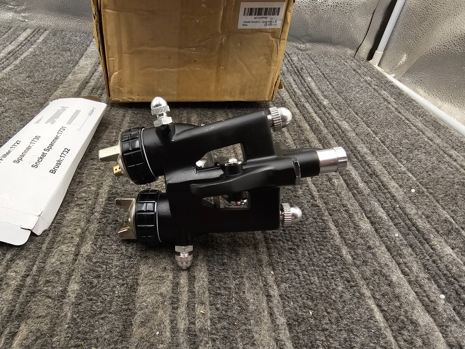 Double Nozzle Dual Heads 2 Component Air Powered Spray Gun 1.4mm