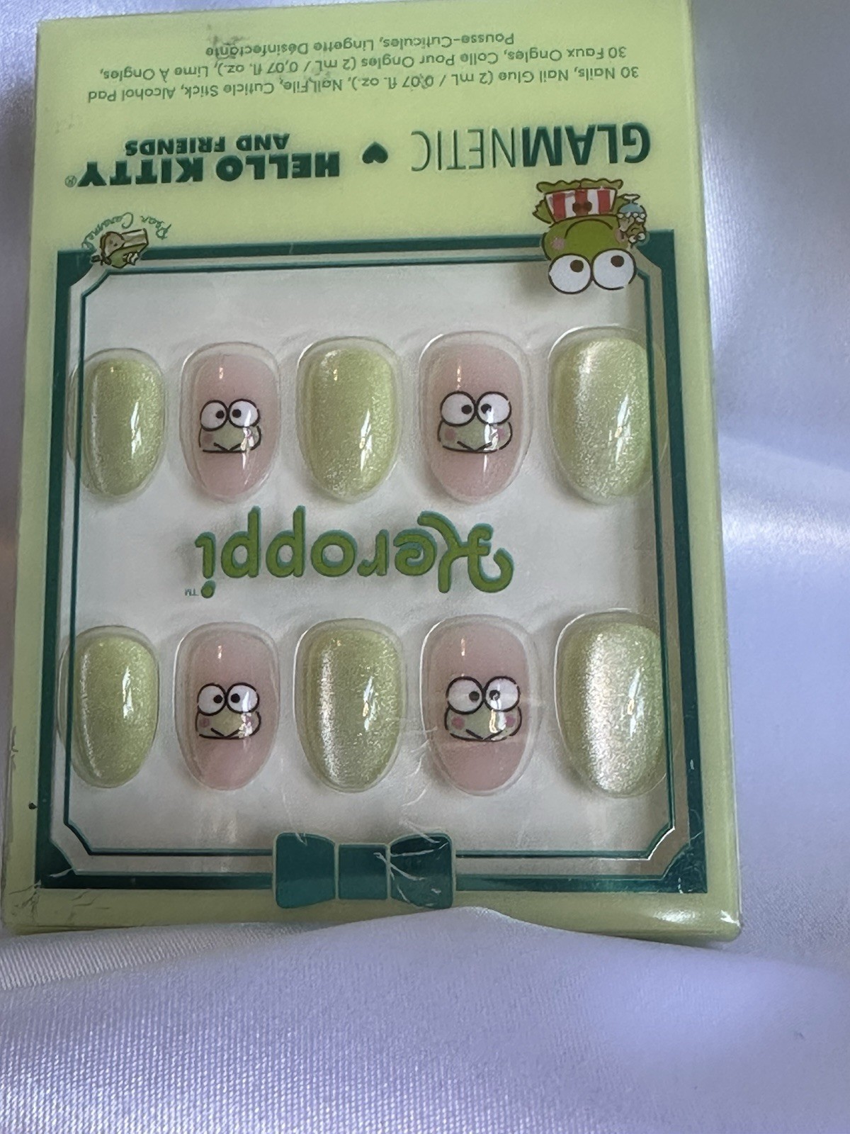 Glamnetic Hello Kitty and Friends Keroppi Shiny Press-On Nails Green Pink Oval