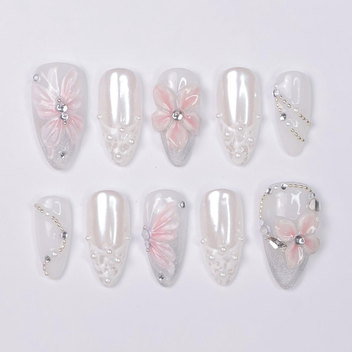 Milky White Floral Handmade Press on Nails Pearl Chain Lace Shiny Fake Nails