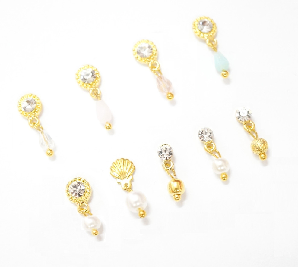 4pcs New 3D Gold Shell Pearl Crystal Rhinestones Dangles Pendants Nail Art Decor