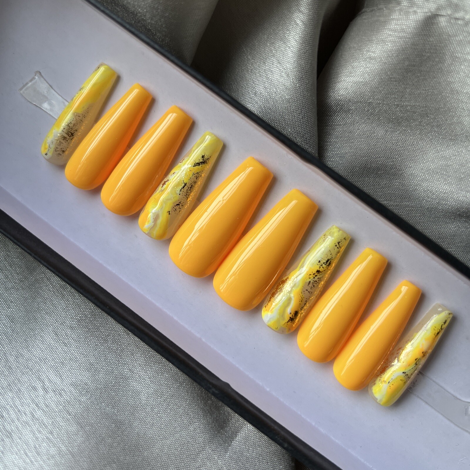✨ORIGINAL LUXURY Gel Press On Nails, Yellow Gold Flakes Coffin, 10p W/ kit MED