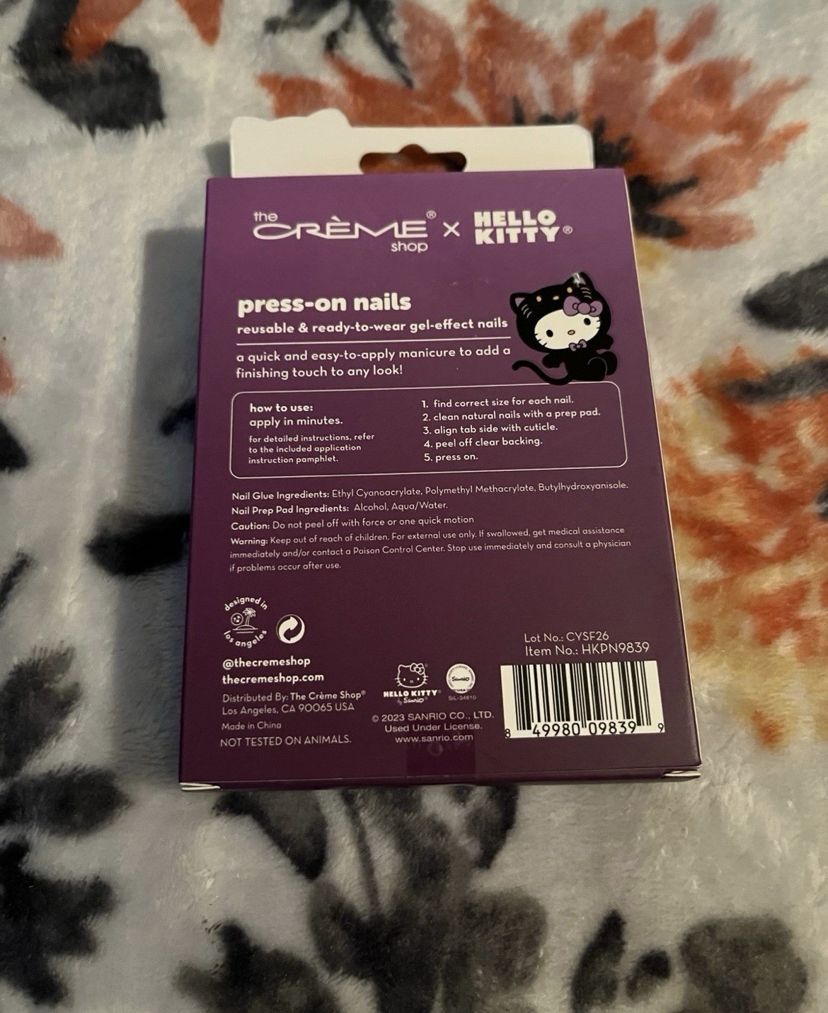 Limited Edition Crème x Hello Kitty Press on Halloween Nails
