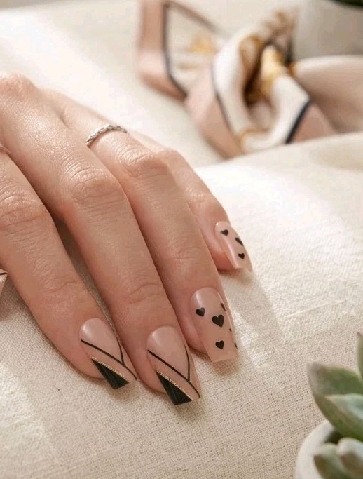 Nude Press On Nails Black Geometric Line Art Gold Glitter Accent Heart Fake Nail