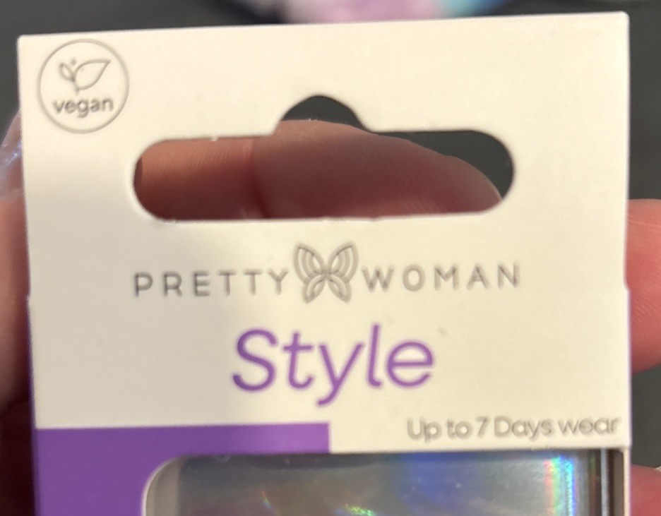 Pretty Woman Style Faux Nails 24 Count w/ Glue – Blue Tip Floral – New