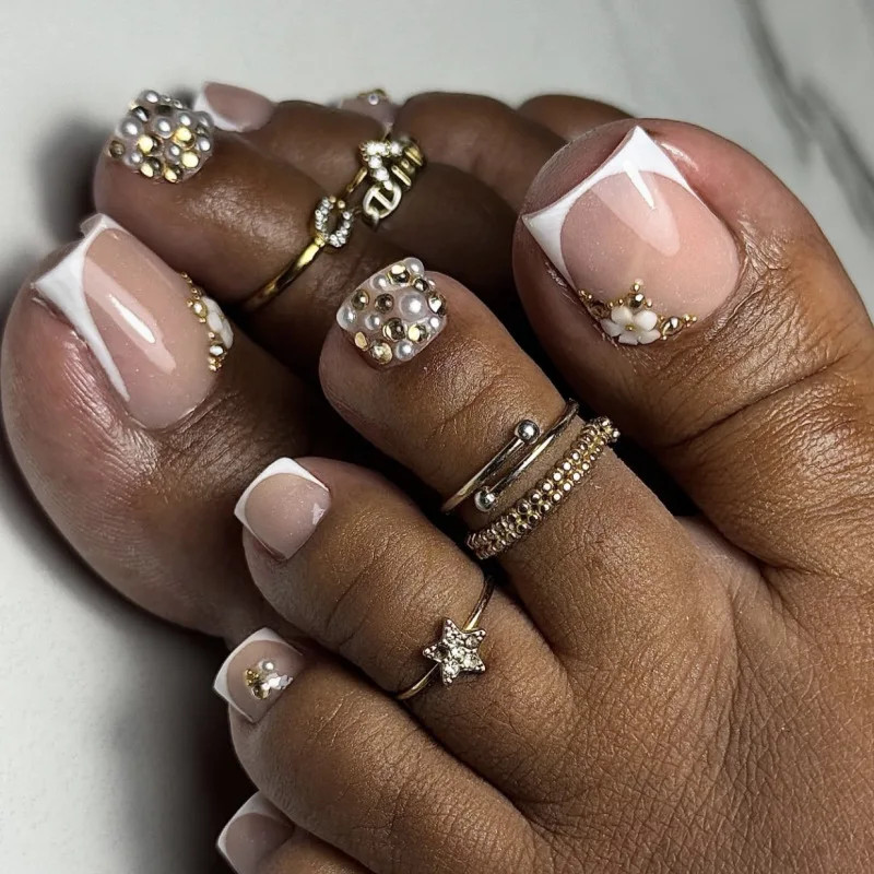 Stylish Gold French Nude Pink Wearable Nail Art Simple Fashion Fake Toenails