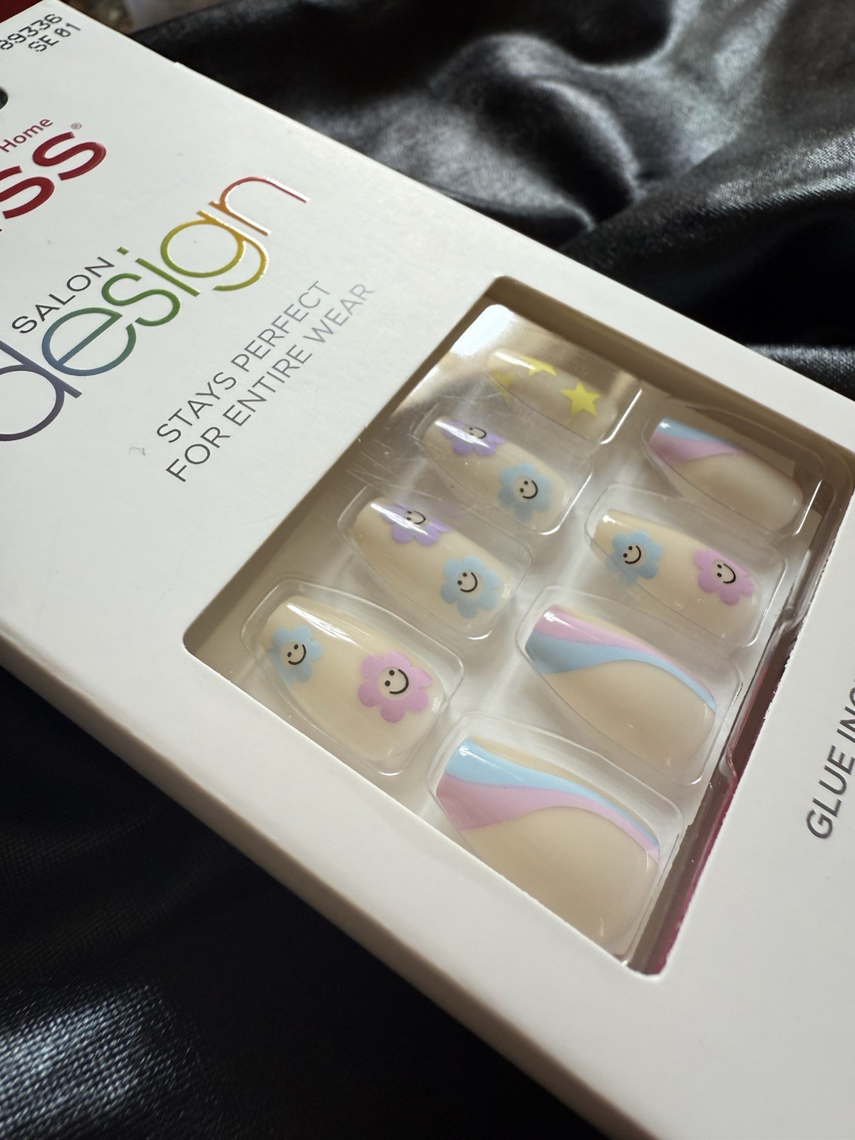 Kiss Press On Nails, Salon Design in Smiley Faces~Includes Free Gifts💝