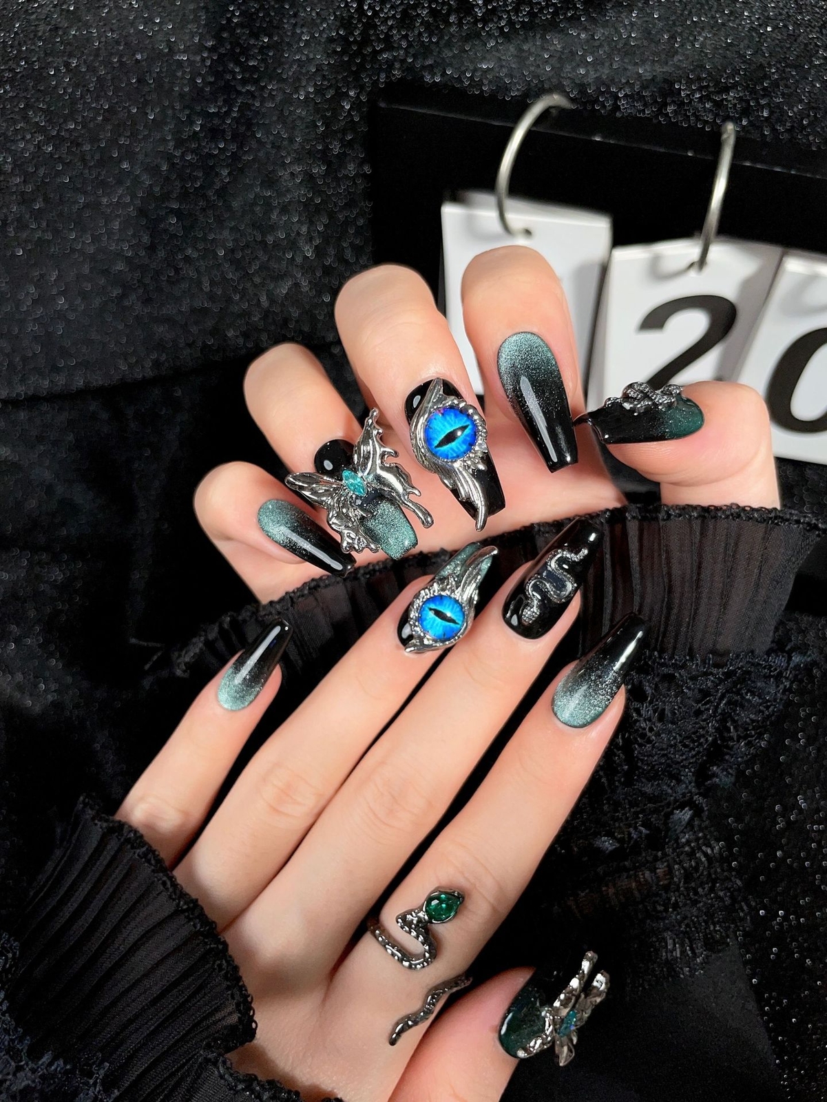 Pure hand-worn nail patch finished metal butterfly fake nails removable