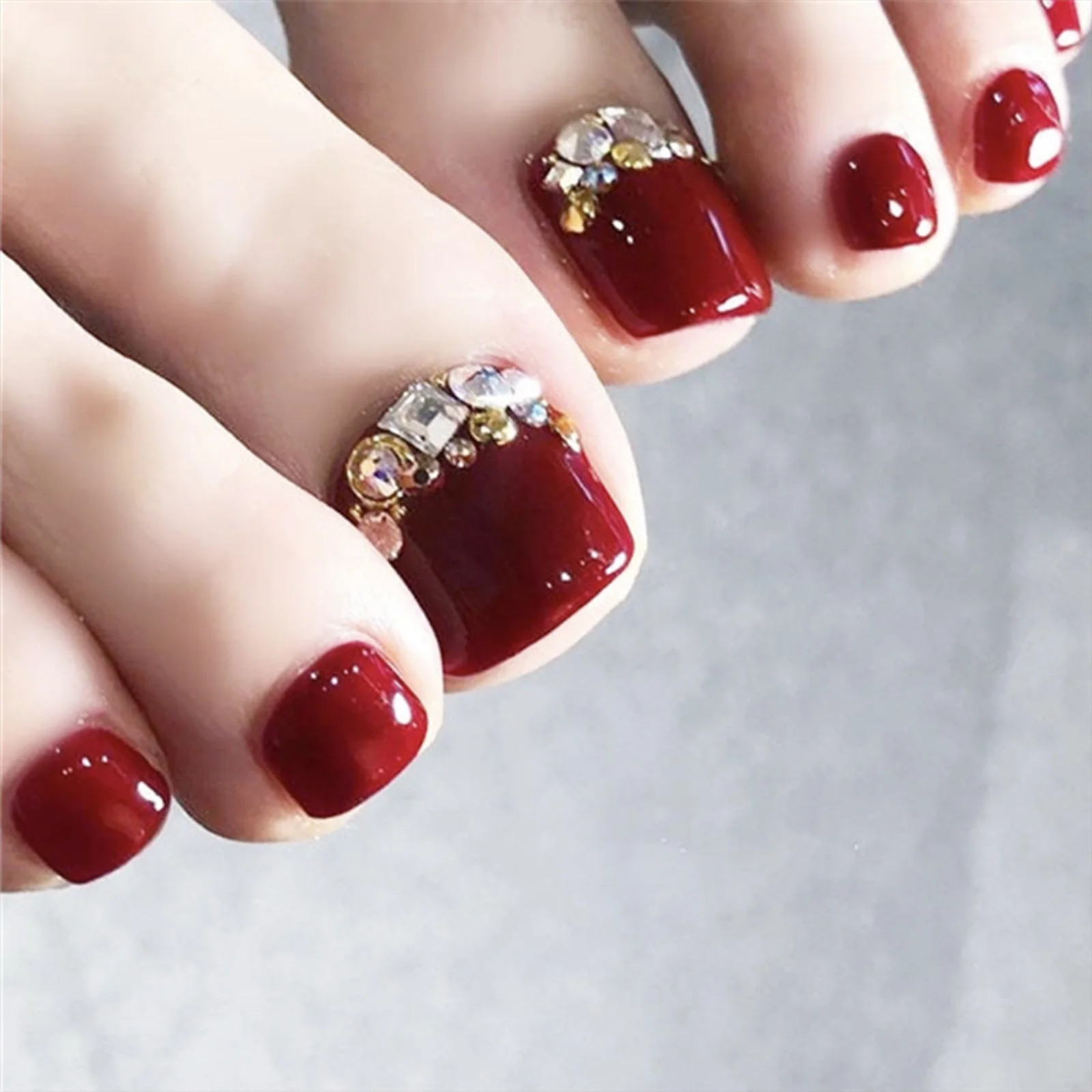 24pcs Retro Red French False Toenails Gold Crystal Square Full Cover