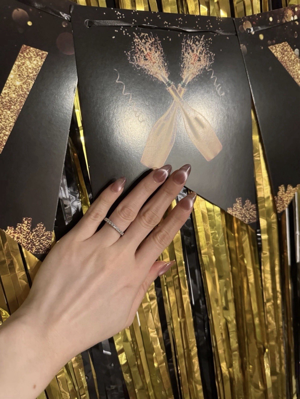 Reusable Glossy Press-On Nails – Salon Look, Easy Apply, Multiple Colors
