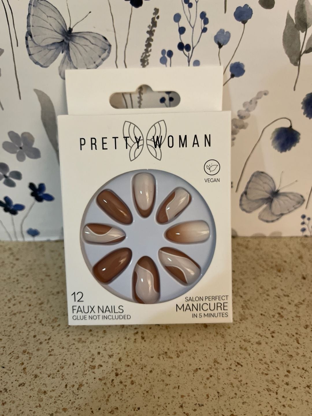 Pretty Woman 12 Count Faux Nails Brown and Beige Swirl Almond Press-On Manicure