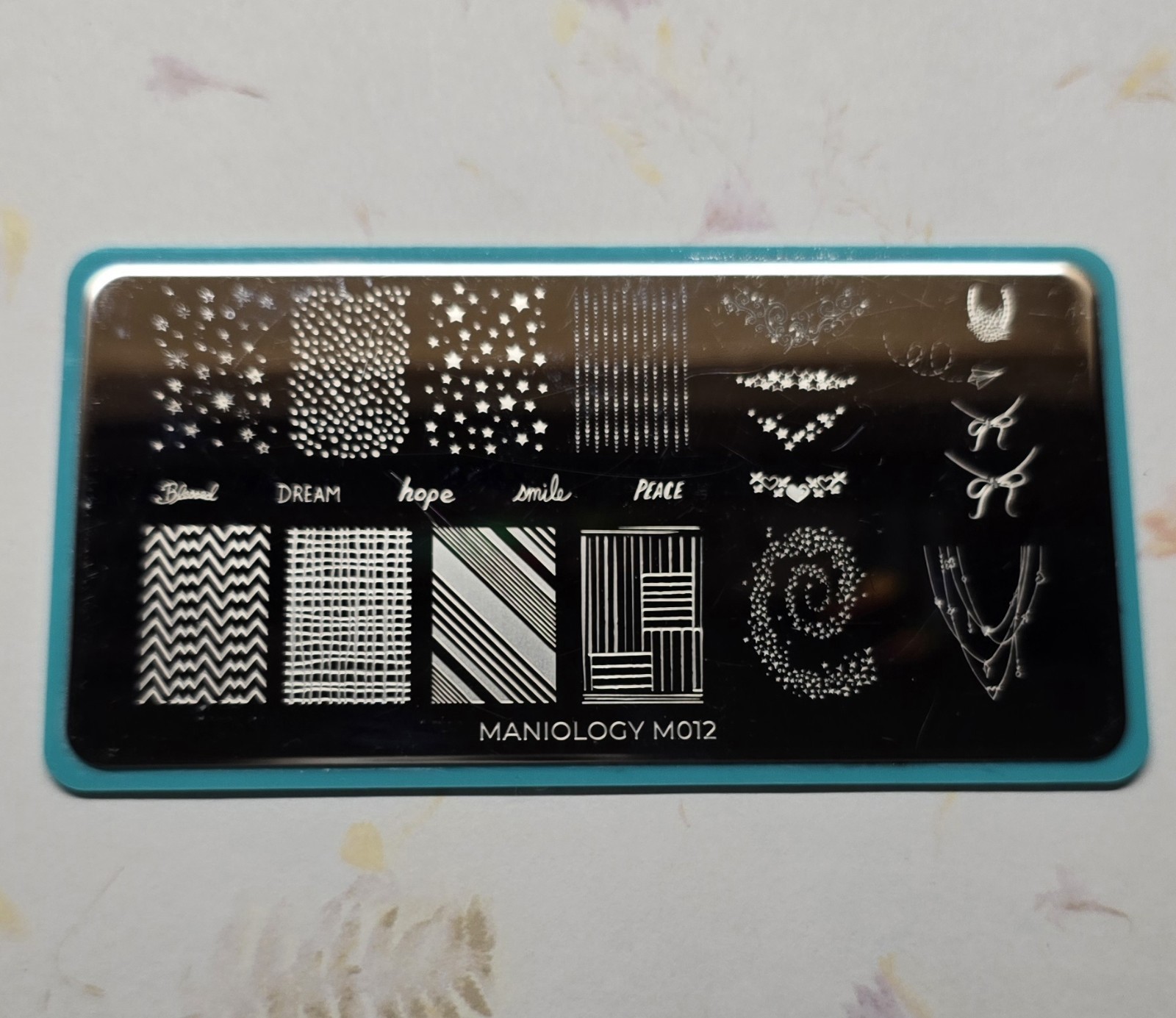 Maniology M012 80’s Vintage Retro Necklace Bows Pattern Shapes Nail Stamp Plate