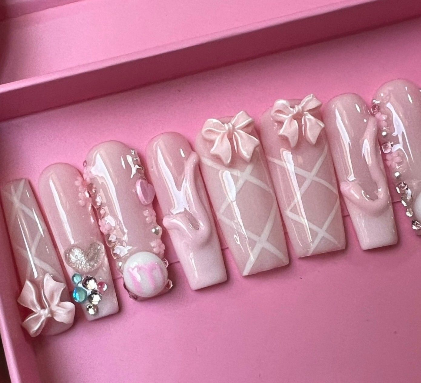 Luxurious Handmade Acrylic Press On Nails – B5 – High Quality & Reusable