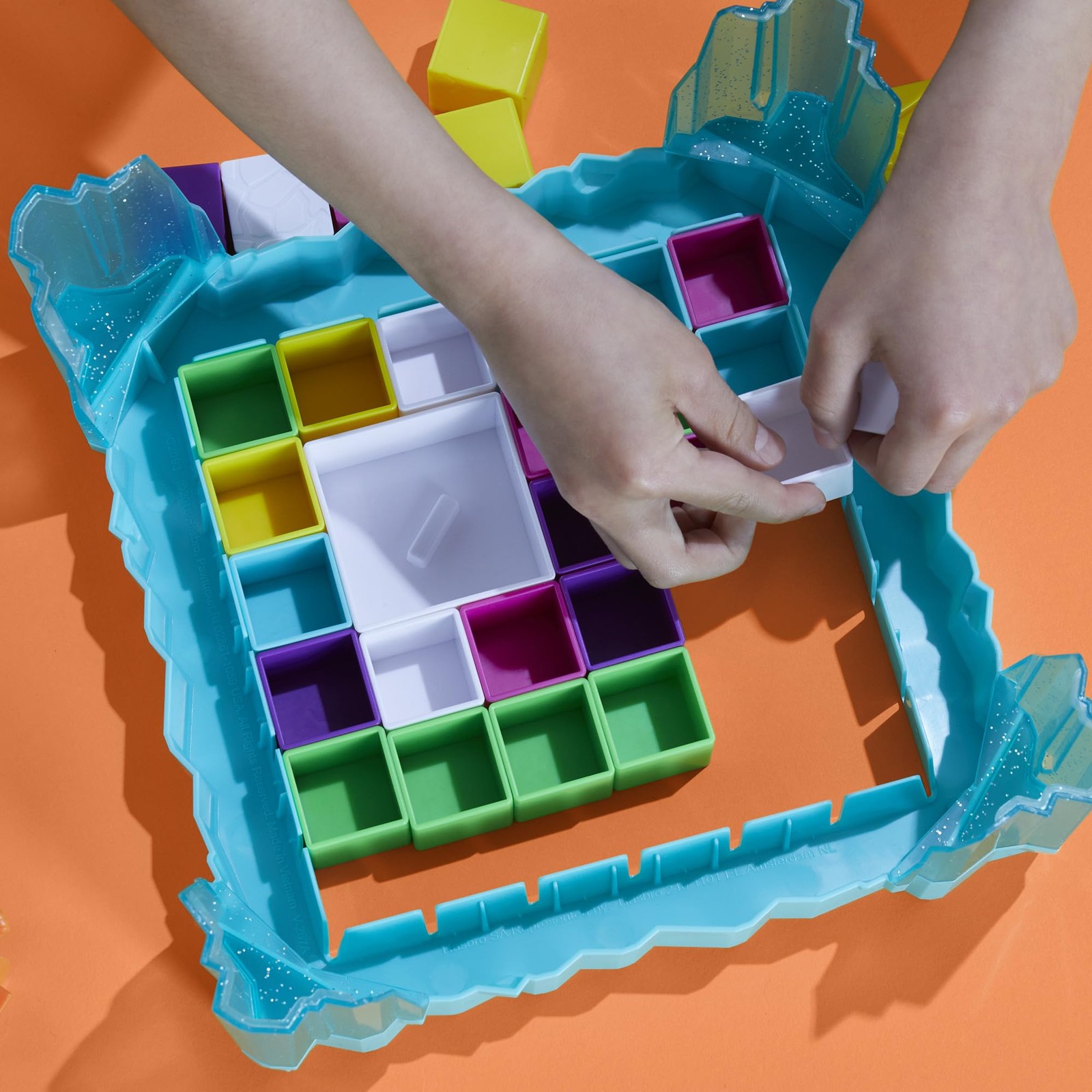 Hasbro Gaming Don’t Break The Ice 53.3 cm x 54.6 x 0.1 cm, Not Applicable