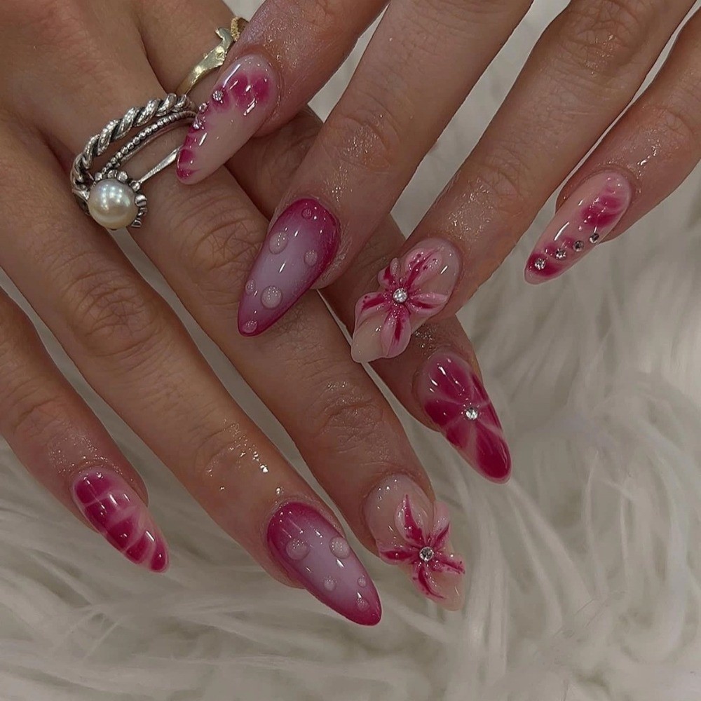 Press-On Nails with Hand-Painted Flowers, Glitter 3D Pearls Elegant Fake Nails