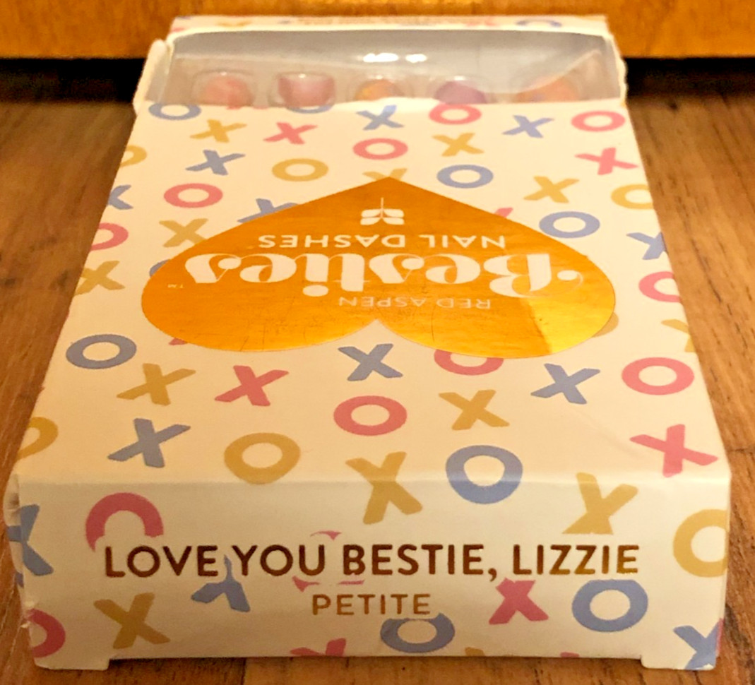 Red Aspen Nail Dashes ( Petite ) ” Love You Bestie, Lizzie “
